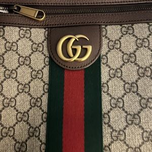 Authentic Gucci Messenger Crossbody and wallet